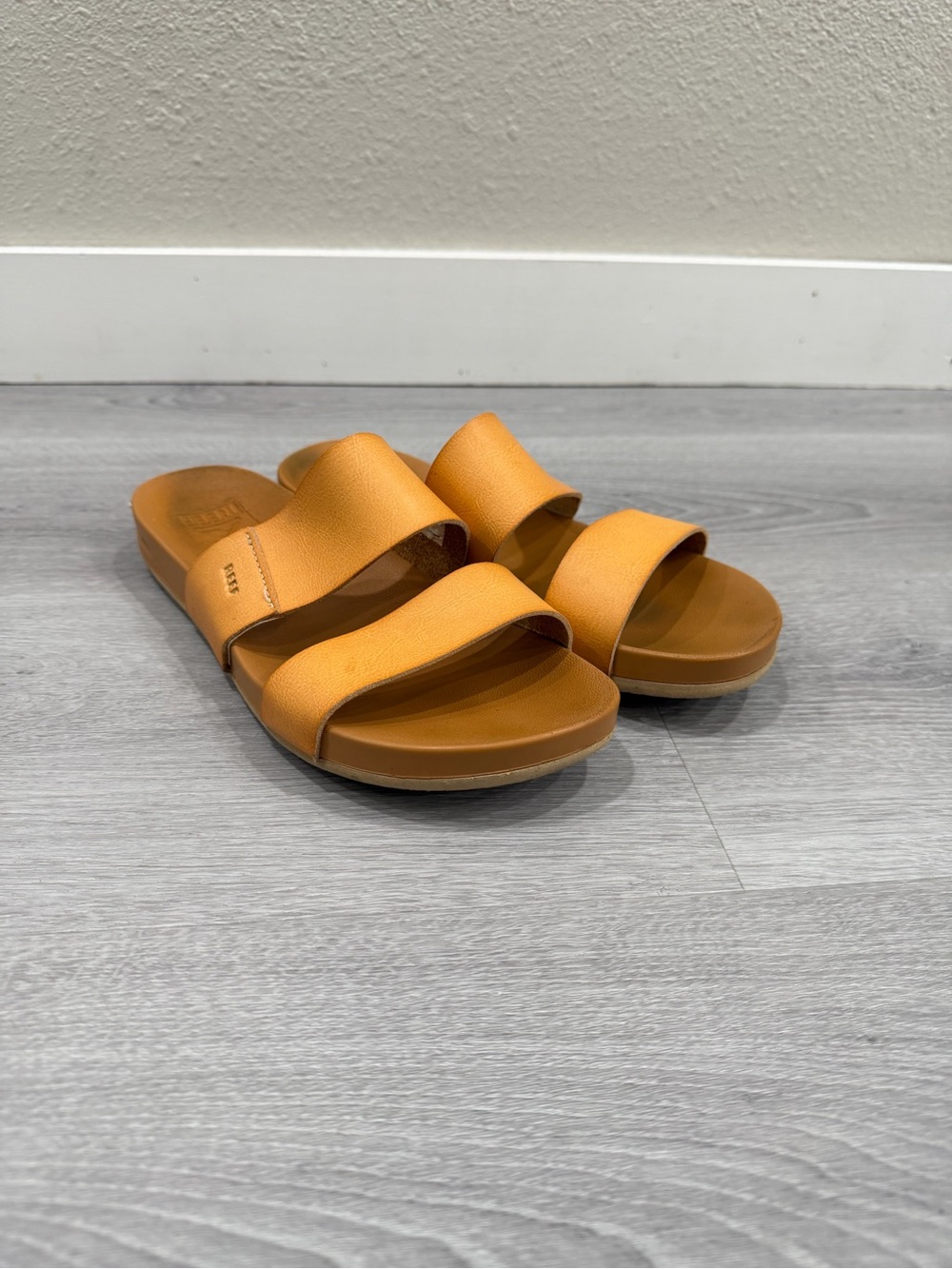 Women’s Reef Cushion Vista Sandals size 7
